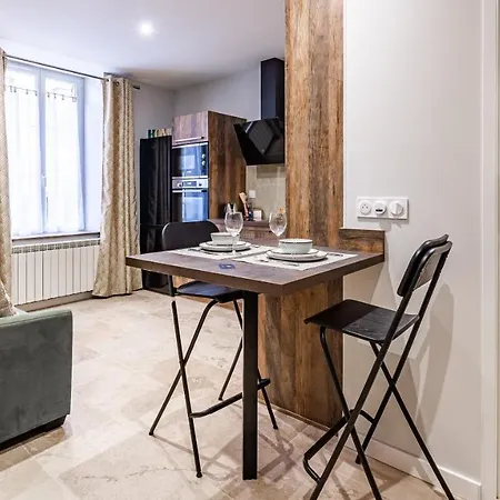 Apartment Aux Fleurs De Darcy Confort Centre *