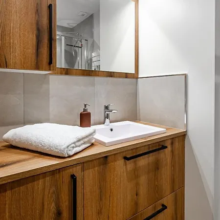 Aux Fleurs De Darcy Confort Centre *