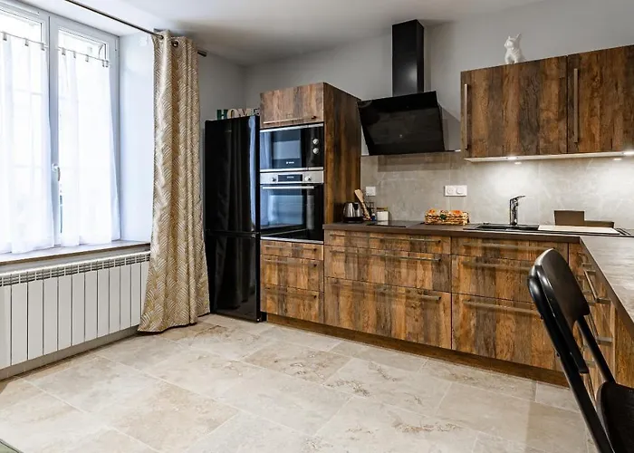 Aux Fleurs De Darcy Confort Centre דירה