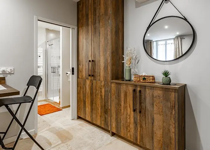 Aux Fleurs De Darcy Confort Centre *